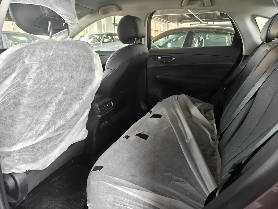 BYD Seal 05DM Seal 05DM 2026 DM-i 128KM Luxury Edition 2026 — миниатюра 3