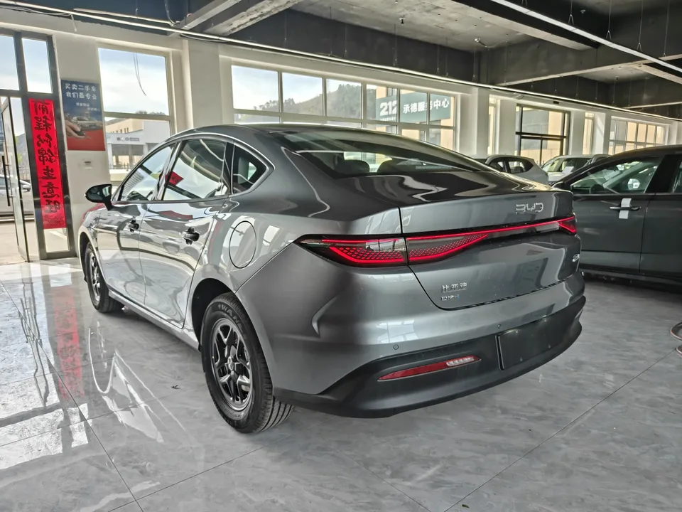 BYD Seal 05DM Seal 05DM 2026 DM-i 128KM Luxury Edition 2026 — миниатюра 4
