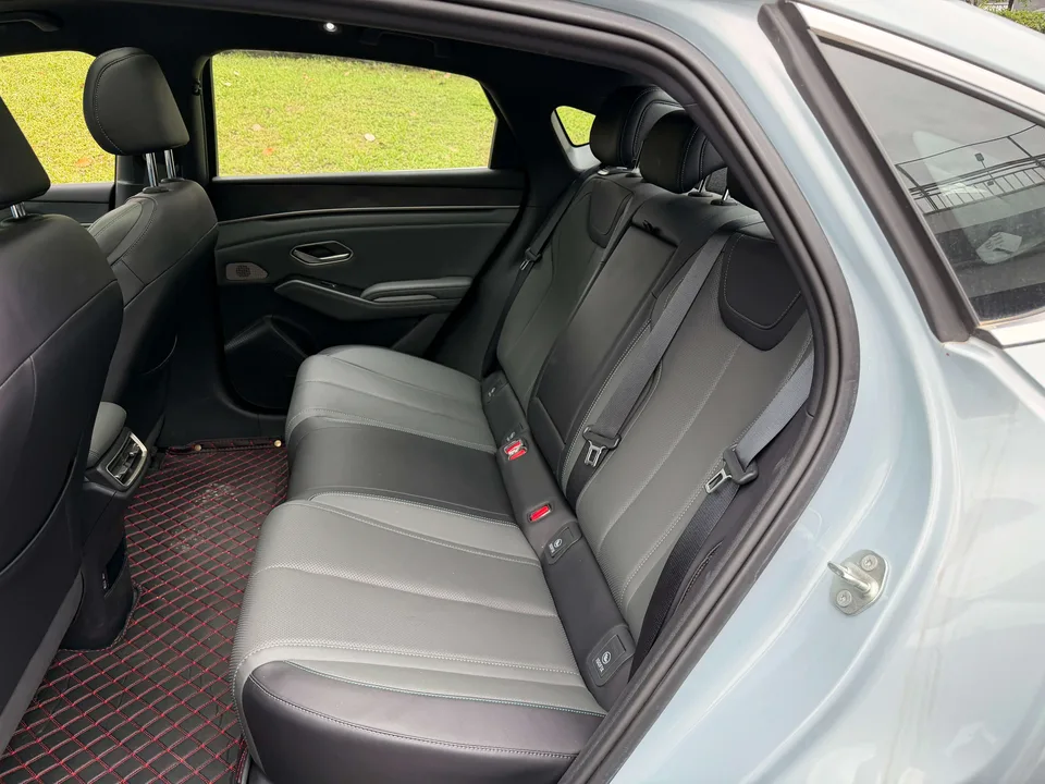 BYD Qin L DM Intelligent Driving Edition DM-i 120KM Beyond Edition 2025 — миниатюра 4