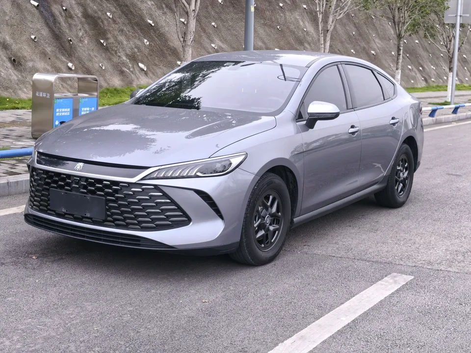 BYD Qin PLUS DM Qin PLUS DM 2025 Intelligent Driving Edition DM-i 55KM Leading Edition 2025 — photo 1, buy with delivery to Moscow