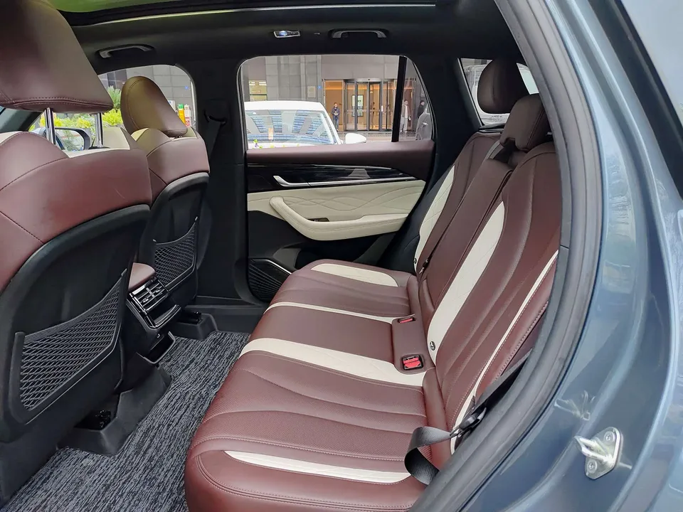 Geely Monjaro 2.0TD DCT EVO 2WD Premium Edition 2023 — миниатюра 5