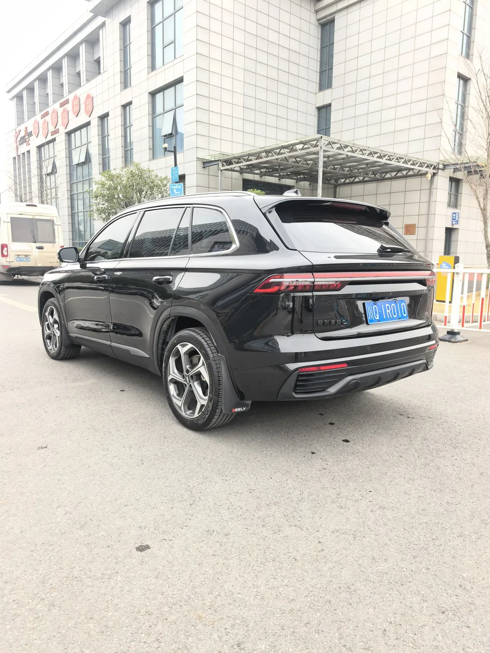 Geely Monjaro 2.0TD DCT EVO 2WD Changfeng Edition 2025 — миниатюра 4