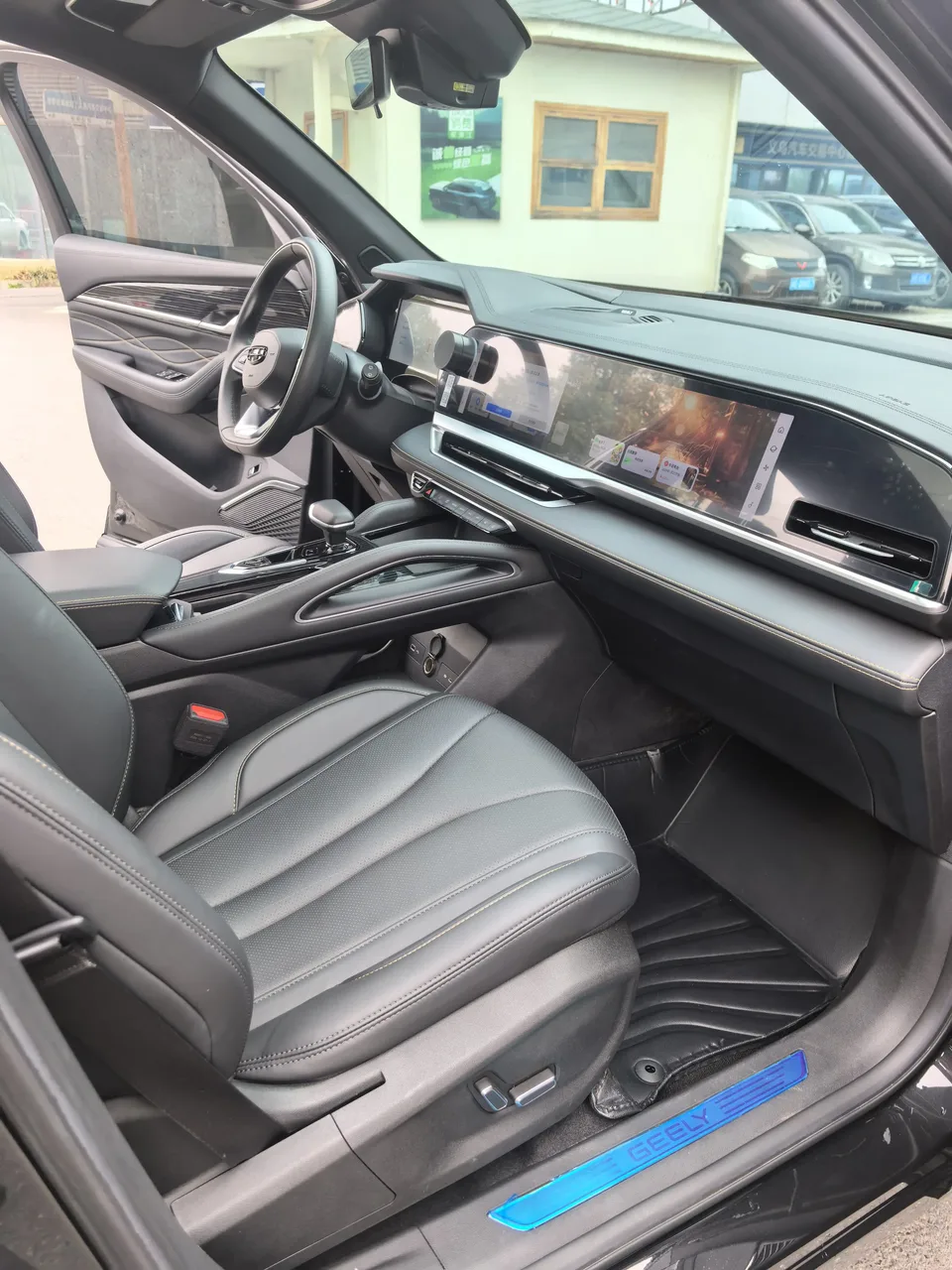 Geely Monjaro 2.0TD DCT EVO 2WD Changfeng Edition 2025 — миниатюра 5