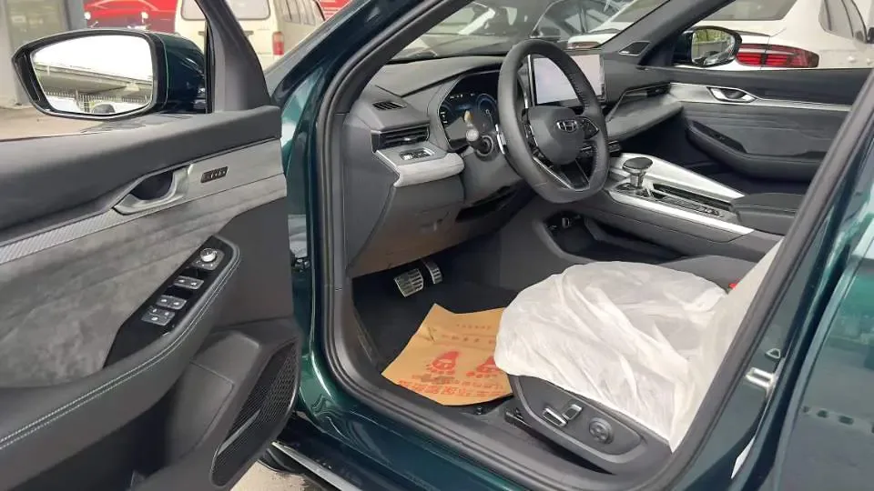 Geely Xing Rui Xingrui 2023 2.0T only available in green version 2023 — миниатюра 5