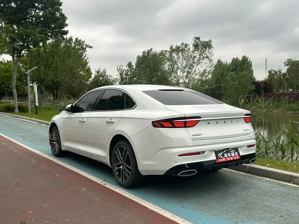 Geely Preface Xing Rui 2021 2.0T premium model 2022 — thumbnail 4