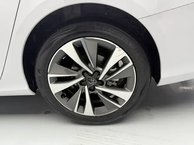 Peugeot 408 2024