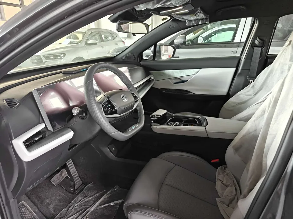 Changan UNI-T Second Generation 1.5T Premium Edition 2026 — миниатюра 3