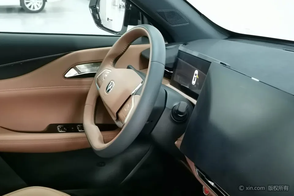 Changan Uni-Z Changan UNI-Z 2025 1.5T DCT Luxury Edition 2025 — миниатюра 4