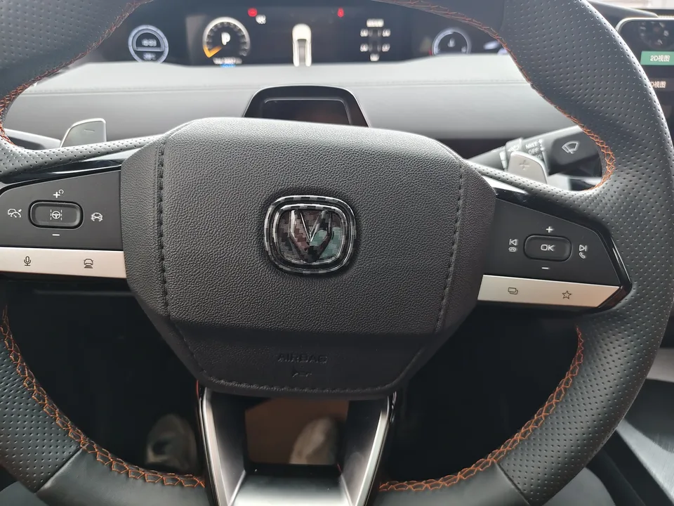 Changan UNI-V 1.5T Sports Edition 2023 — миниатюра 3