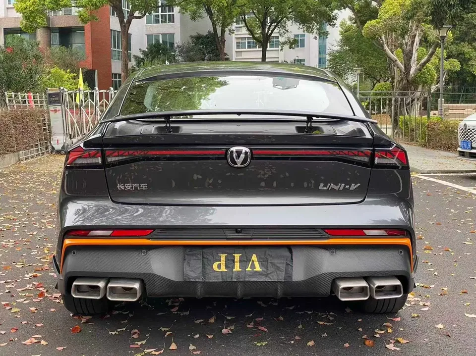 Changan UNI-V 1.5T Premium Sports Edition 2026 — миниатюра 2