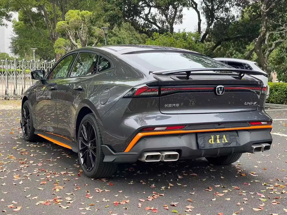 Changan UNI-V 1.5T Premium Sports Edition 2026 — миниатюра 4
