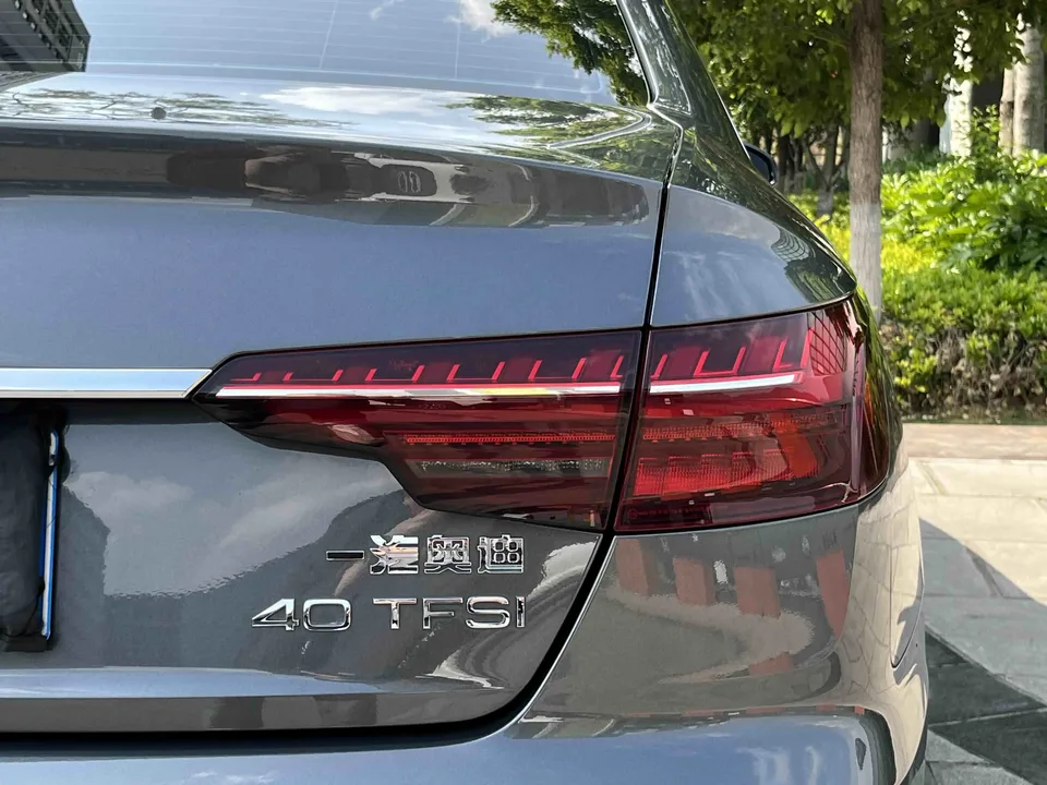 Audi a4 l A4L 2022 Audi A4L 2022 40 TFSI Fashionable and Elegant 2022 — thumbnail 3