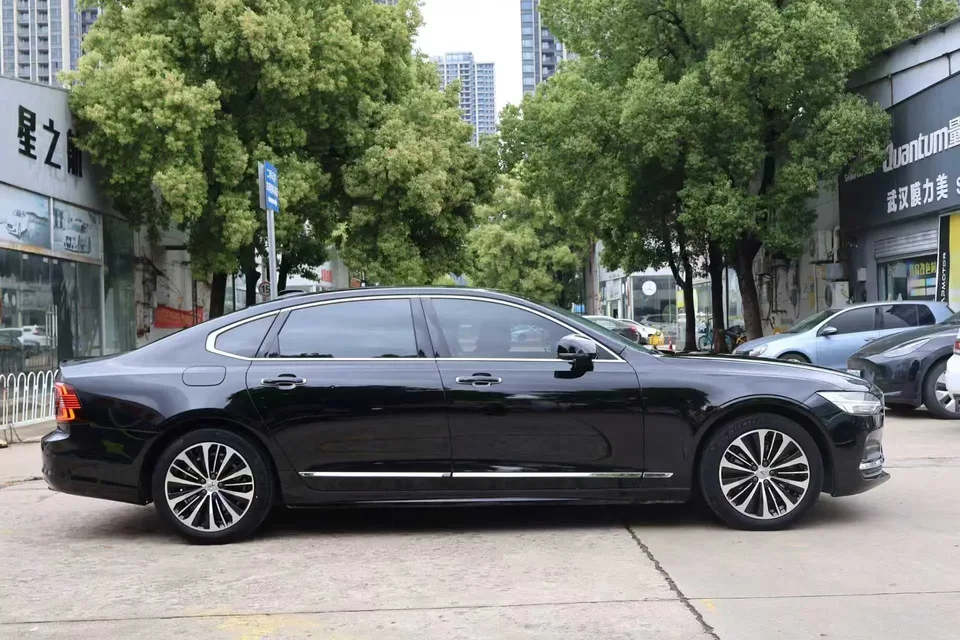 Volvo S90 Volvo S90 2023 B5 Zhiyi Deluxe Edition 2023 — миниатюра 2