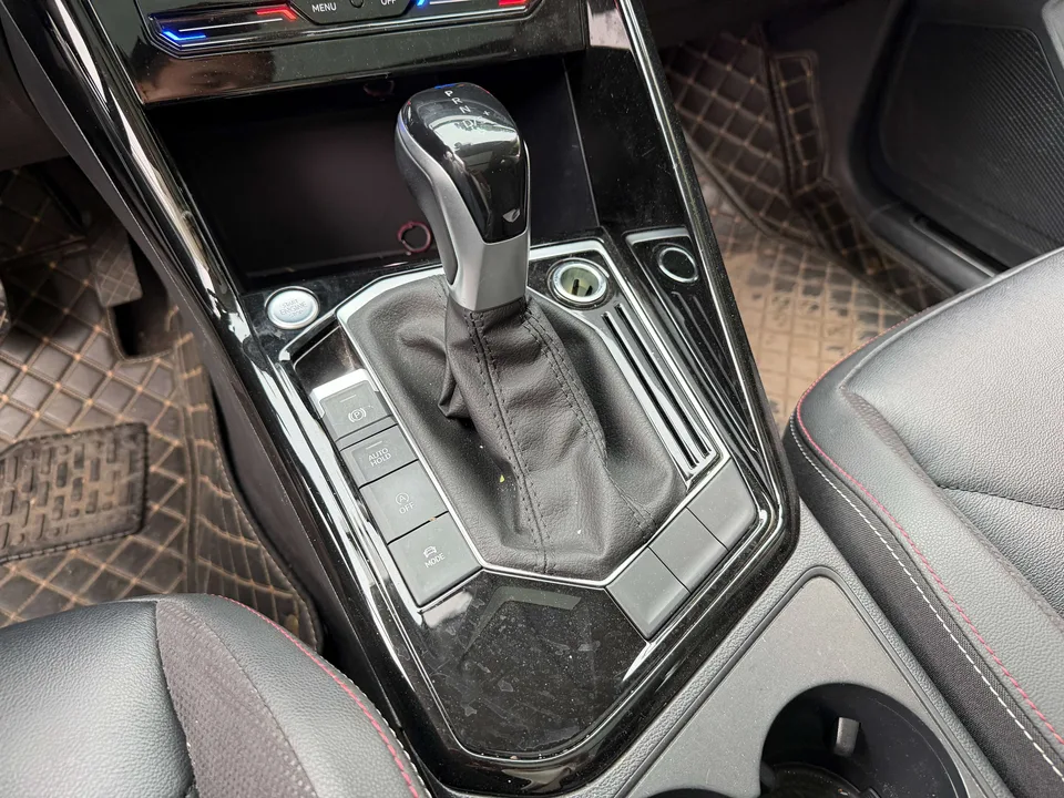 Volkswagen Tayron 280TSI 2WD Luxury Smart Edition 2022 — миниатюра 3