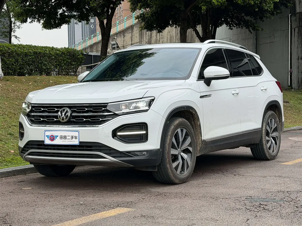 Volkswagen Tayron 280TSI 2WD Luxury Smart Edition 2022 — фото 1, купить с доставкой в Москву