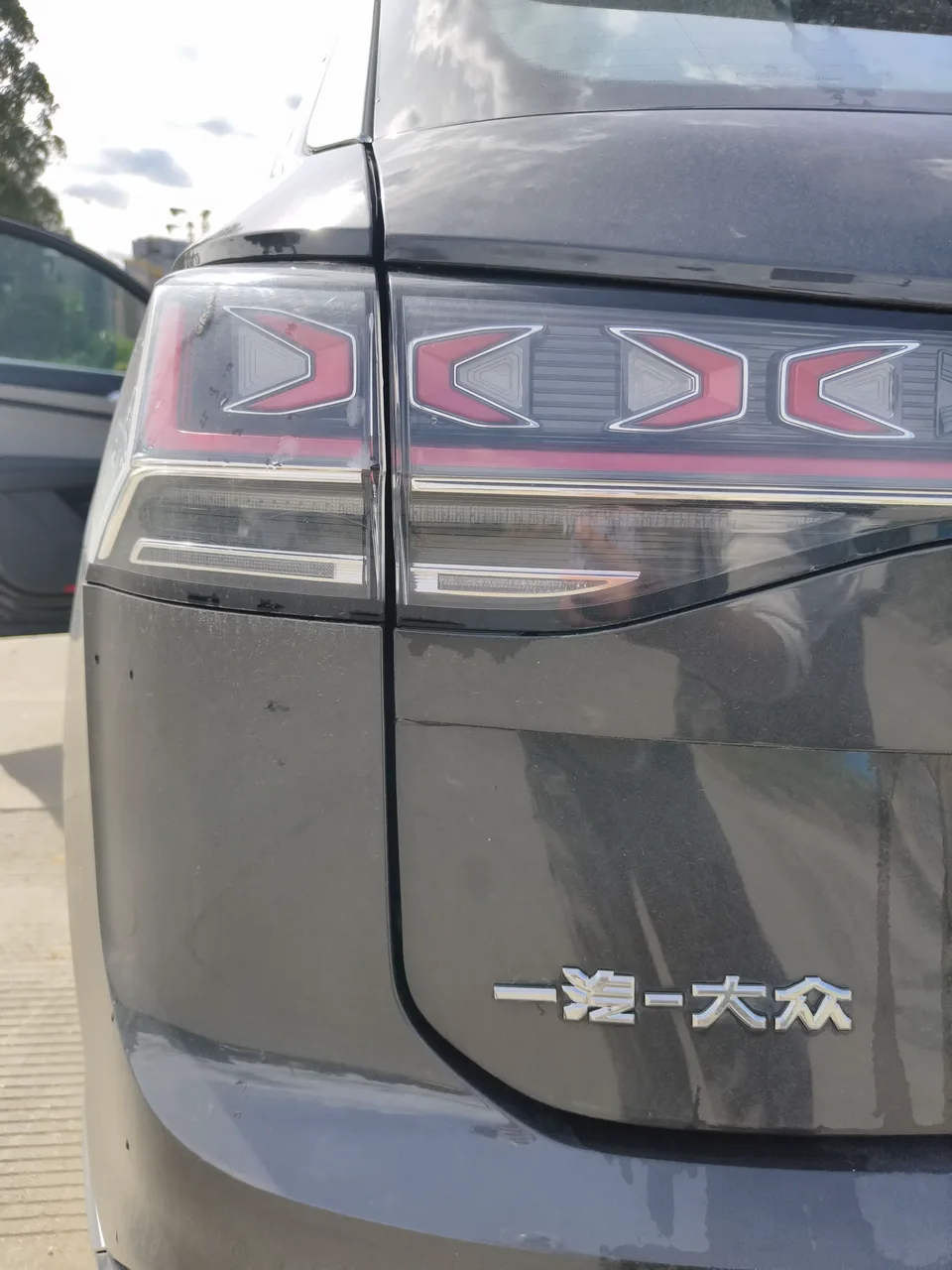 Volkswagen Tayron Tanyue 2023 330TSI 2WD R-Line High Energy Edition 2023 — миниатюра 2