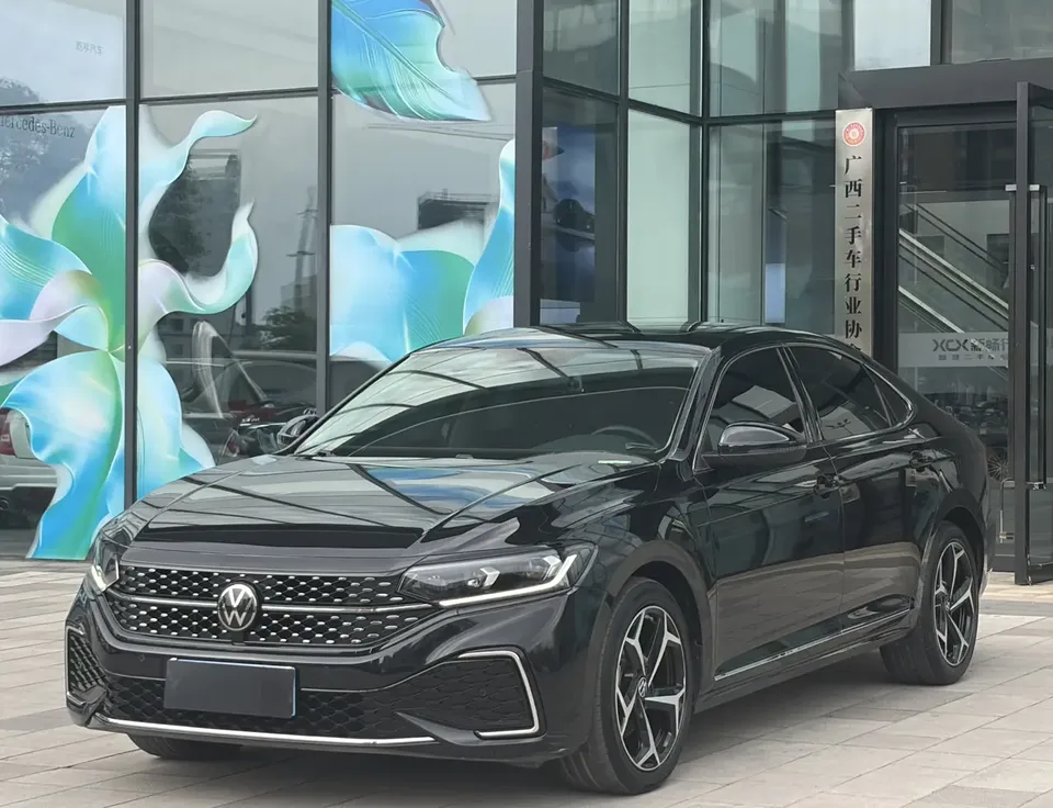 Volkswagen Passat 2023