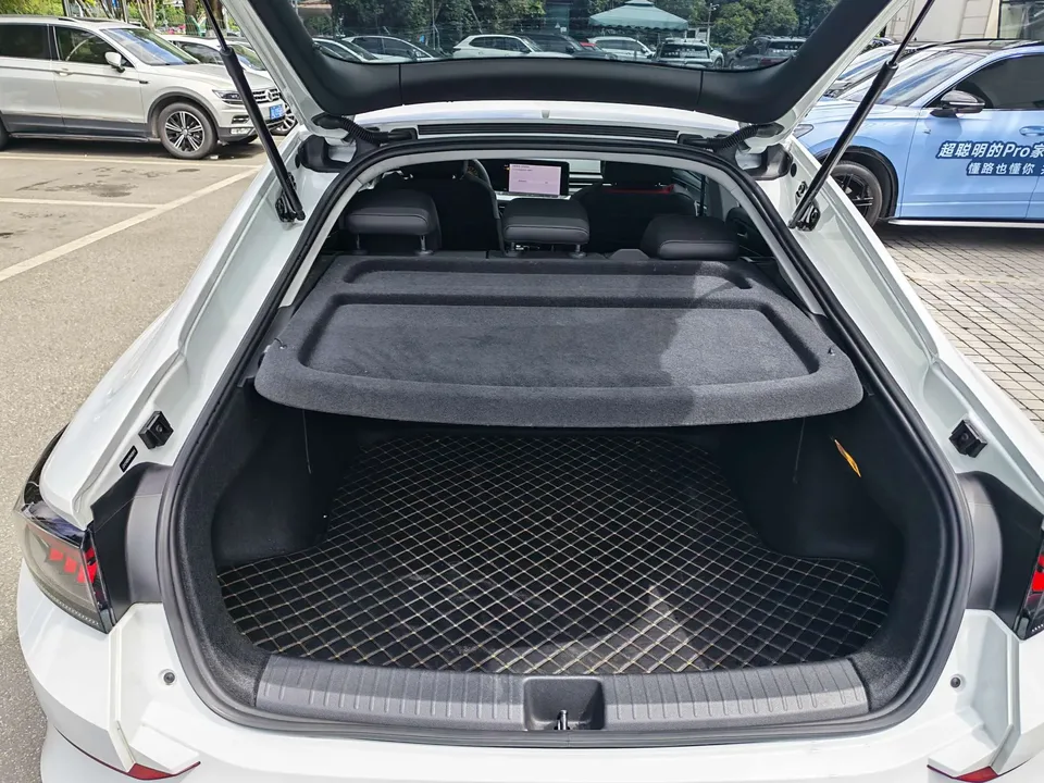 Volkswagen Lamando 2024 Lingdu Lingdu L 280TSI DSG Hot Edition 2024 — миниатюра 3