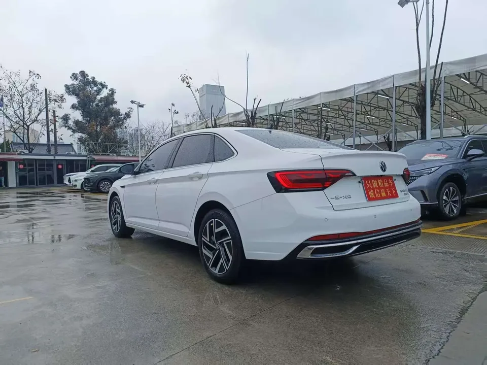 Volkswagen Sagitar 2023 Sagitar 300TSI DSG Excellence Edition 2023 — миниатюра 2