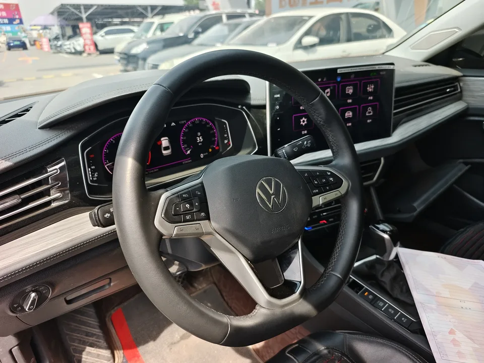 Volkswagen Sagitar 2023 Sagitar 300TSI DSG Excellence Edition 2023 — миниатюра 4