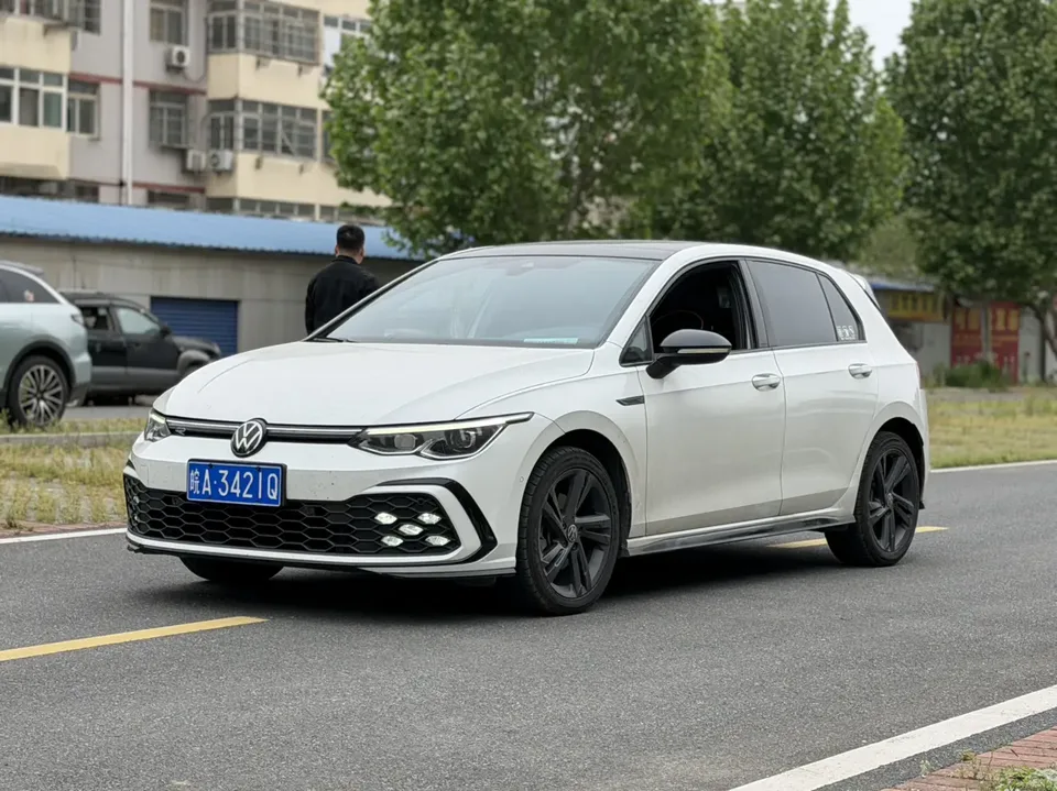 Volkswagen Golf golf 2021 280TSI DSG R-Line 2022 — photo 1, buy with delivery to Moscow