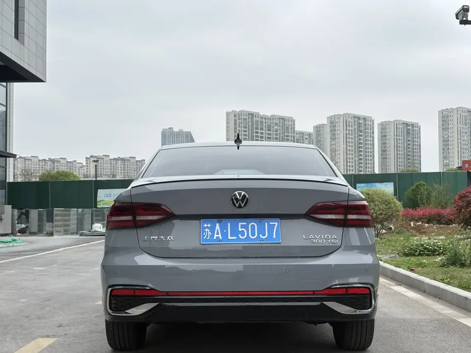 Volkswagen Lavida Lavida 2024 300TSI DSG Starry Sky Full Edition 2024 — миниатюра 2
