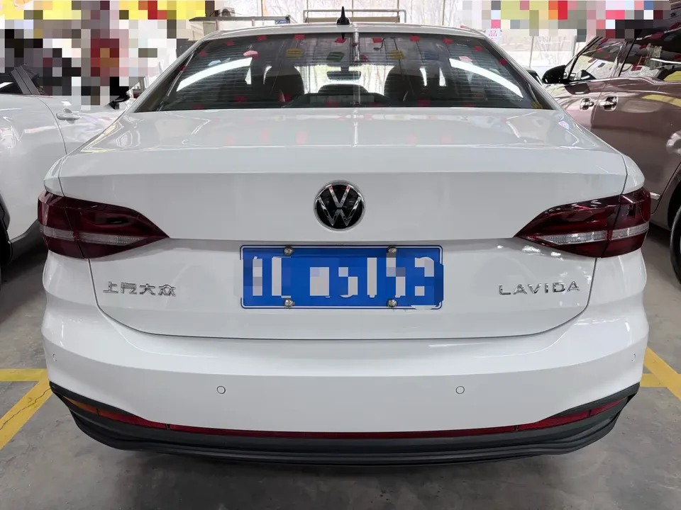 Volkswagen Lavida Lavida 2022 1.5L Automatic Fashion Edition 2022 — thumbnail 2