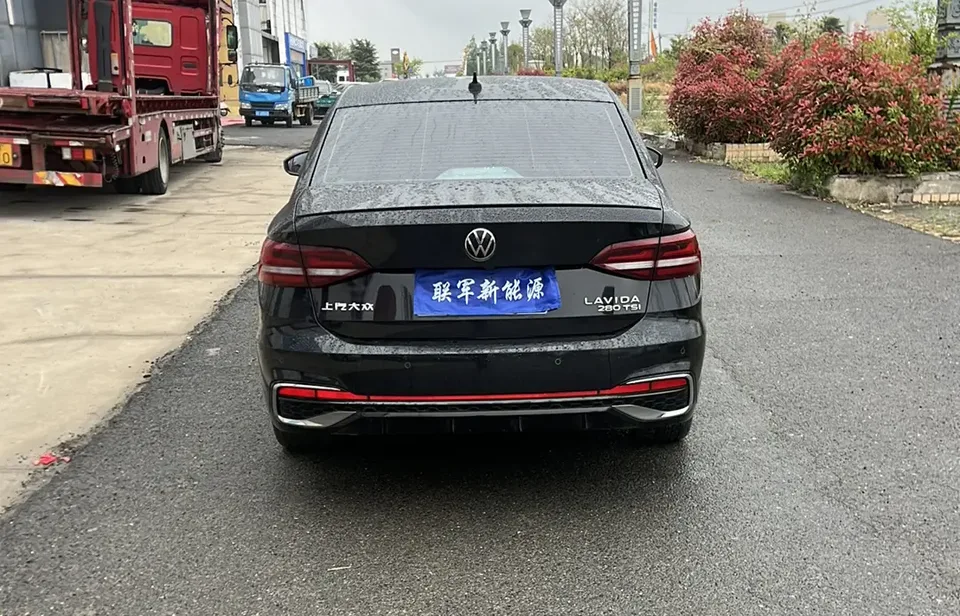 Volkswagen Lavida Lavida 2023 280TSI DSG Starry Sky Edition 2022 — миниатюра 2