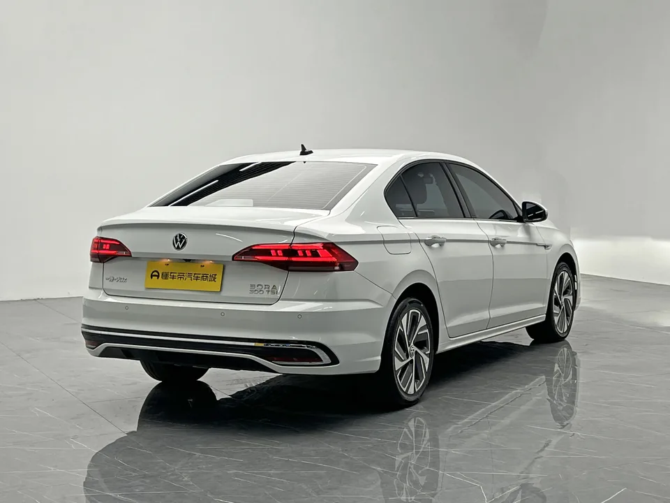 Volkswagen Bora 300TSI DSG Premium Edition 2024 — миниатюра 2