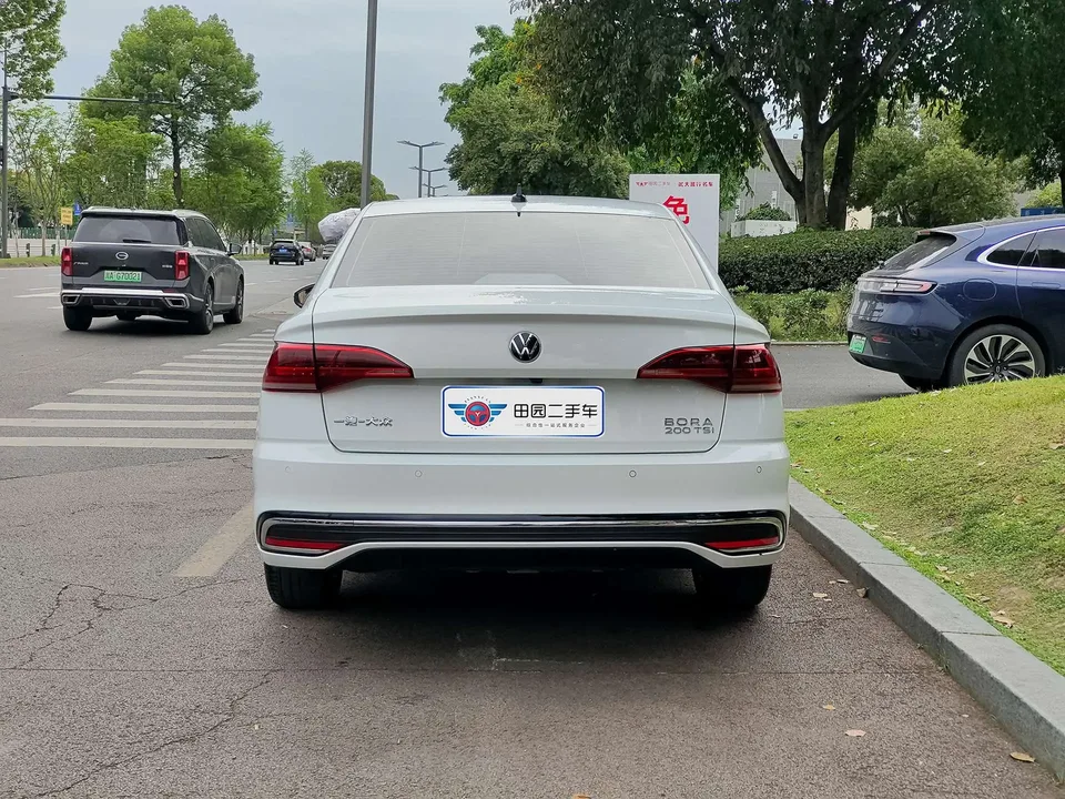 Volkswagen Bora Bora 2023 200TSI DSG Joy Travel PRO Edition 2024 — thumbnail 2