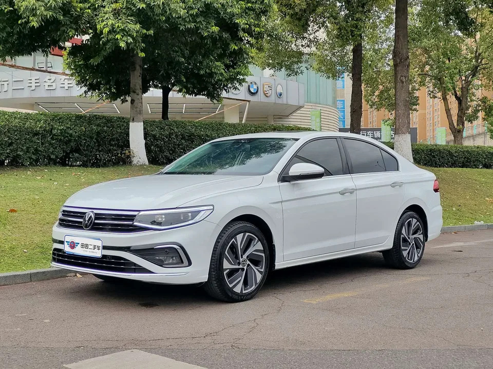 Volkswagen Bora Bora 2023 200TSI DSG Joy Travel PRO Edition 2024 — photo 1, buy with delivery to Moscow