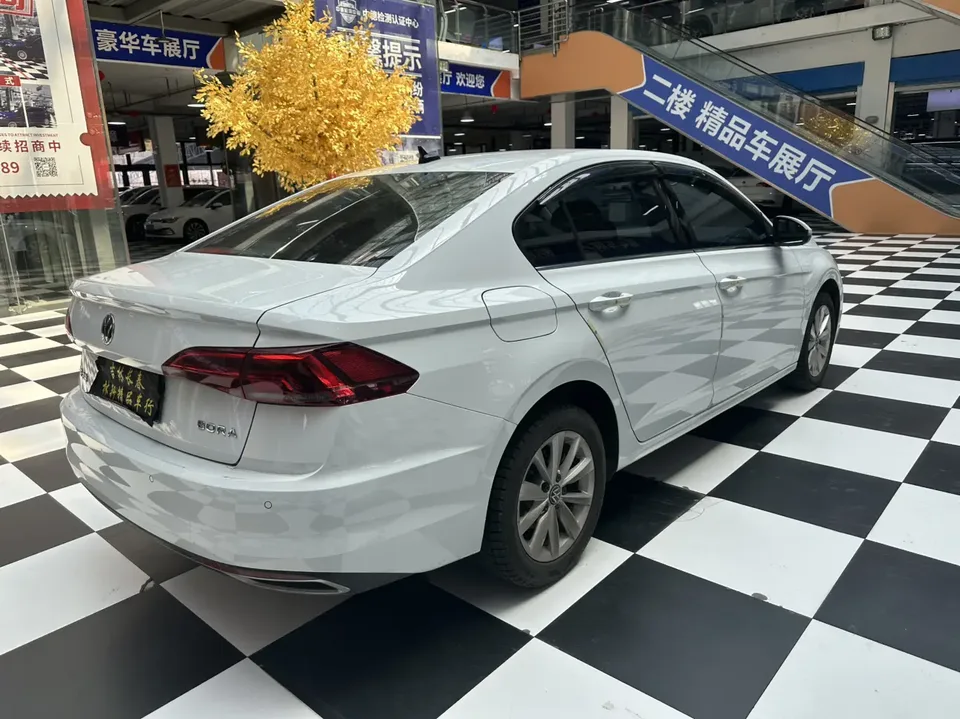 Volkswagen Bora Bora 2021 1.5L automatic comfort intelligent connected version 2022 — миниатюра 2
