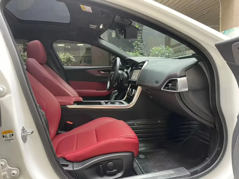Jaguar XEL XEL 2022 2.0T 250PS R-DYNAMIC S aggressive sports version 2022 — thumbnail 3
