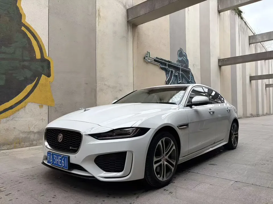 Jaguar XEL XEL 2022 2.0T 250PS R-DYNAMIC S aggressive sports version 2022 — photo 1, buy with delivery to Moscow