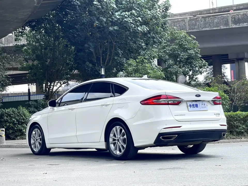 Ford Mondeo Mondeo EcoBoost 180 Fashion Edition 2022 — миниатюра 2