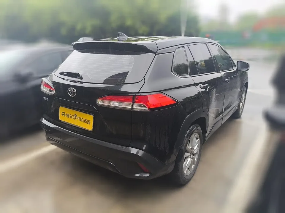 Toyota CorollaCross 2.0L CVT Elite Edition 2023 — миниатюра 4