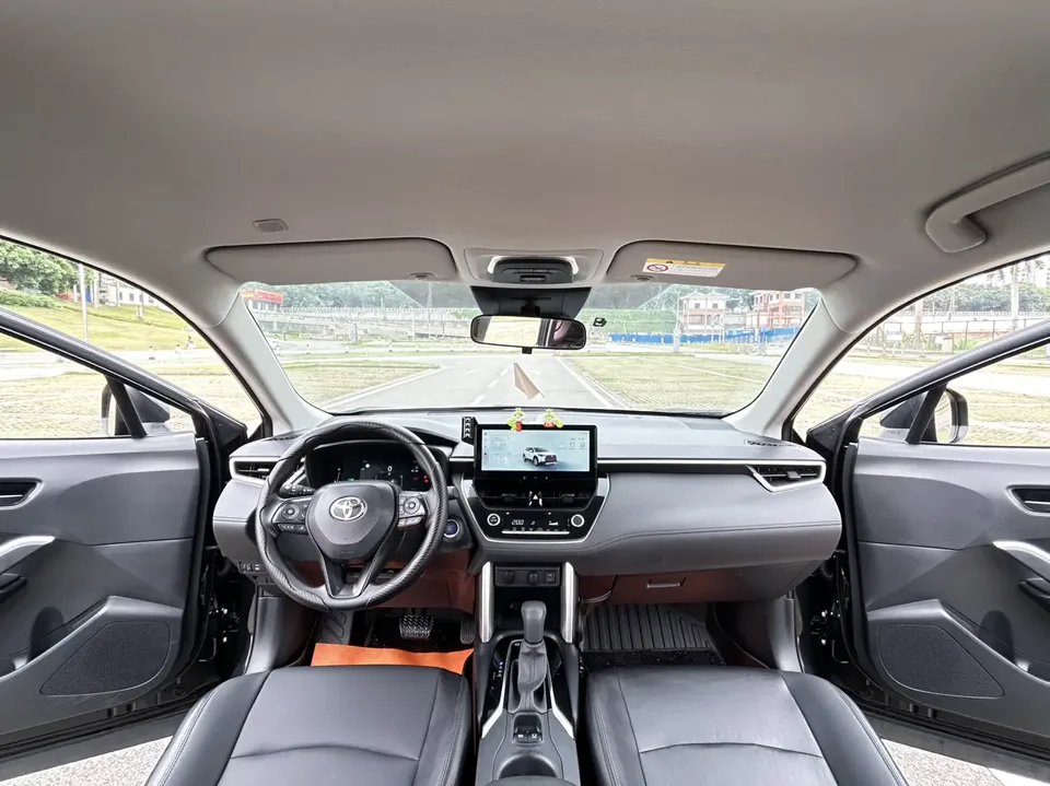 Toyota CorollaCross 2.0L CVT Elite Edition 2024 — миниатюра 2