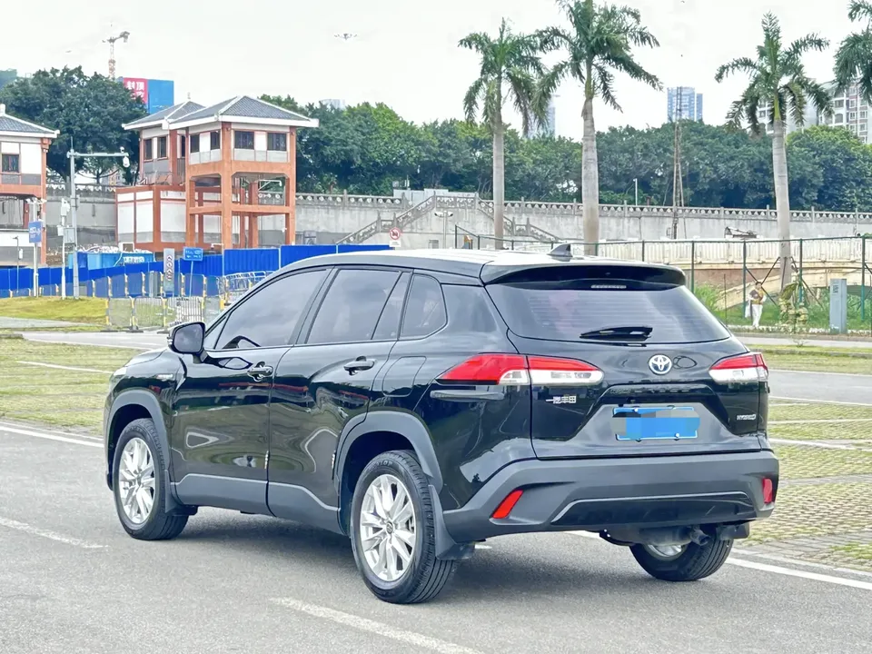 Toyota CorollaCross 2.0L CVT Elite Edition 2024 — миниатюра 4