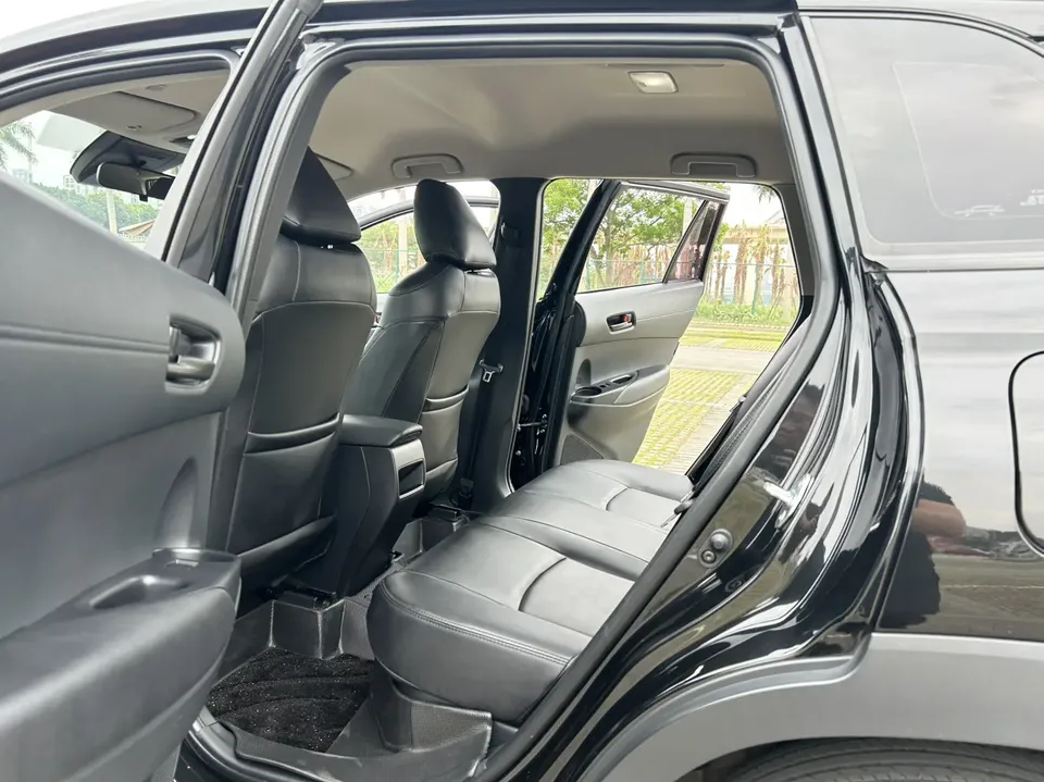 Toyota CorollaCross 2.0L CVT Elite Edition 2024 — миниатюра 5