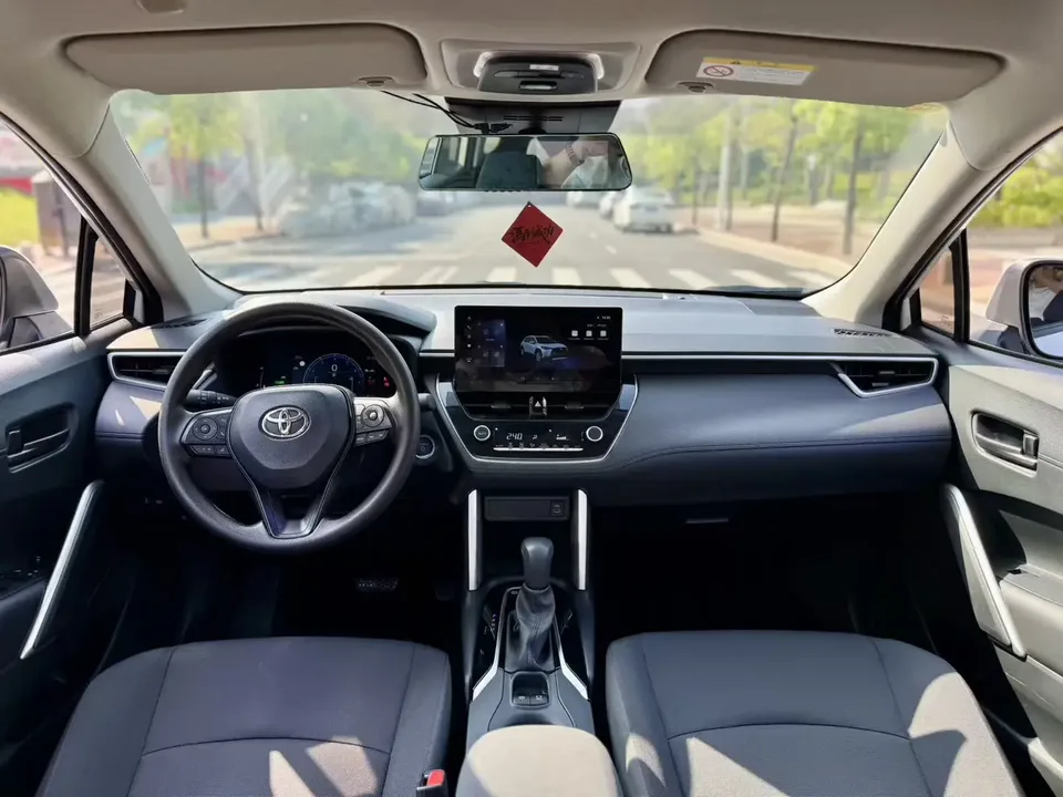 Toyota CorollaCross 2.0L Intelligent Electric Hybrid Dual Engine Pioneer Edition 2024 — миниатюра 2