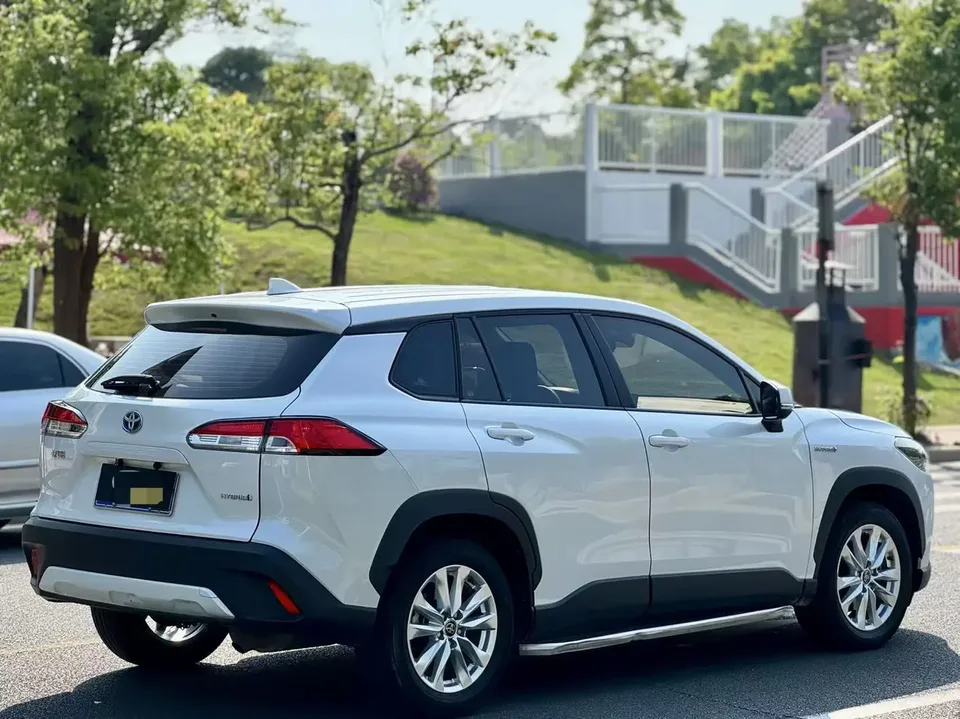 Toyota CorollaCross 2.0L Intelligent Electric Hybrid Dual Engine Pioneer Edition 2024 — миниатюра 4