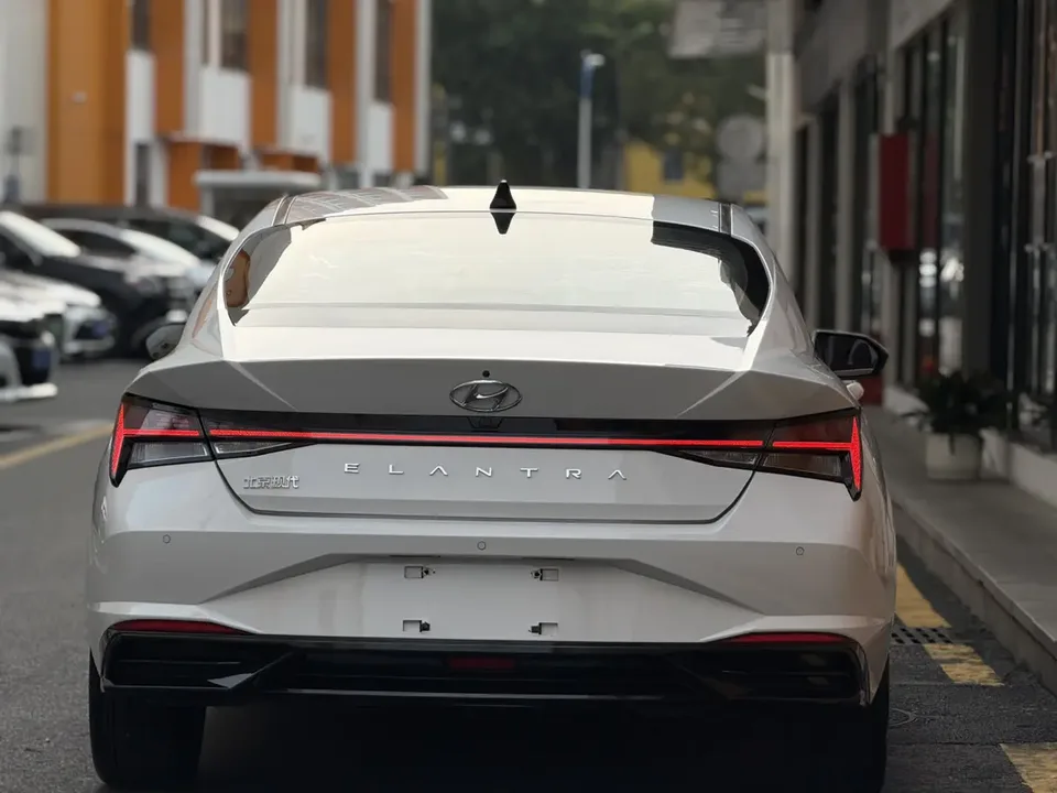 Hyundai Elantra 1.5L CVT GLX Elite Edition 2022 — миниатюра 2