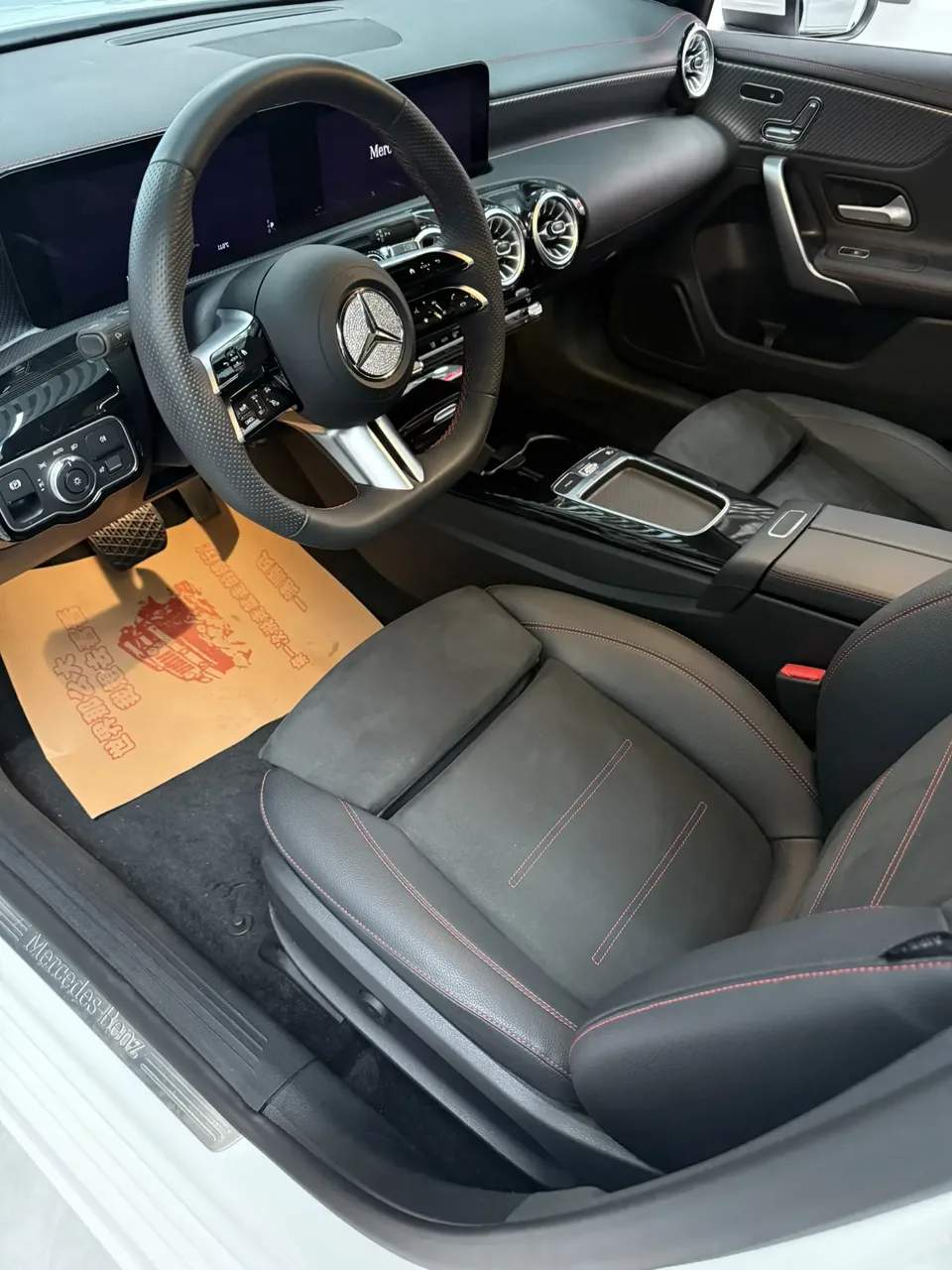 Mercedes-Benz Mercedes Benz A Class Mercedes-Benz A-Class 2024 A 200 L Fashion Edition 2024 — миниатюра 3