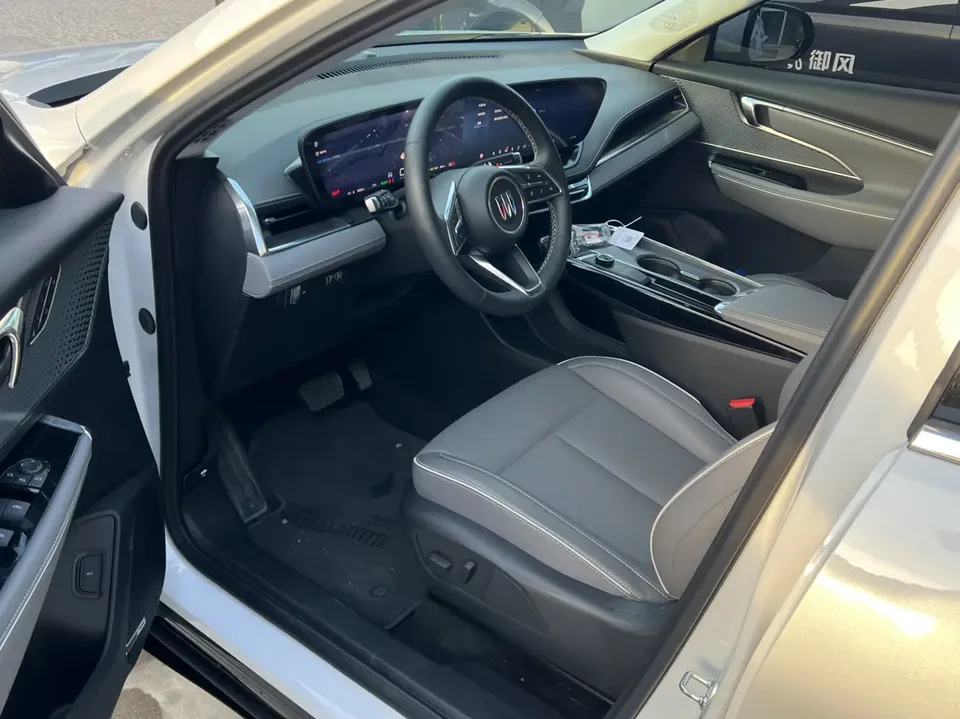 Buick E5 620KM Premium Edition 2025 — миниатюра 5