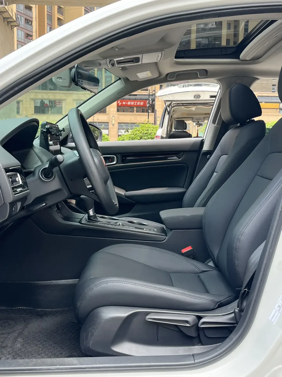 Honda CIVIC 2022 Civic 240TURBO CVT Dynamic Edition 2022 — миниатюра 4