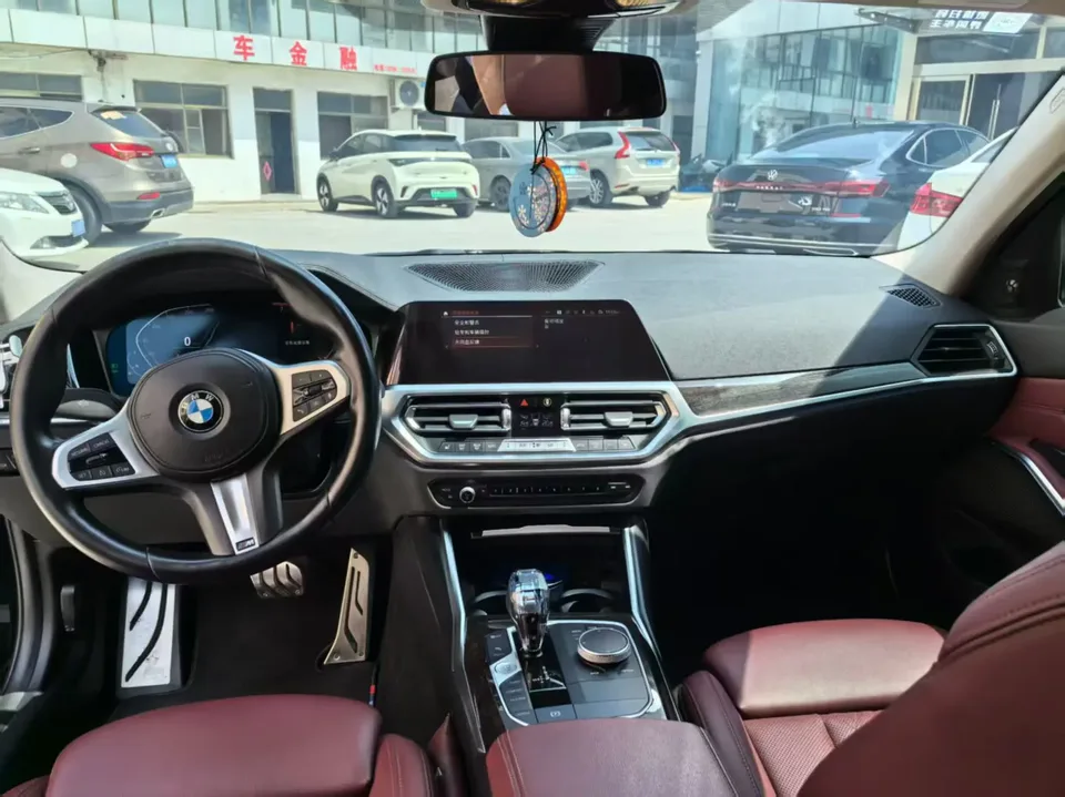 BMW 3 Series 3 Series 2022 facelift 325Li M Sport package 2022 — thumbnail 4