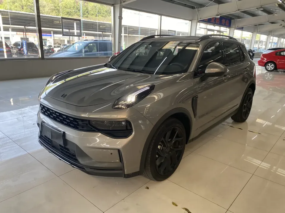 Lynk & Co 01 2022