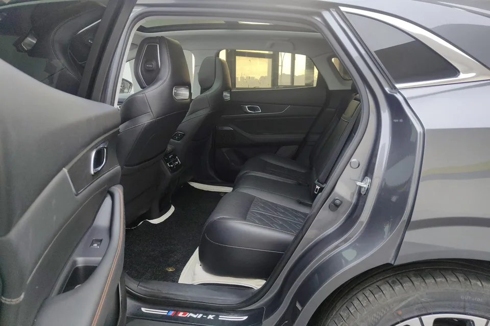 Changan UNI-K Blue Whale iDD 1.5T 130km Premium Type 2022 — миниатюра 4