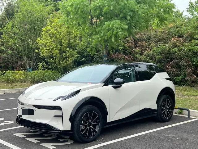 Zeekr X 2024