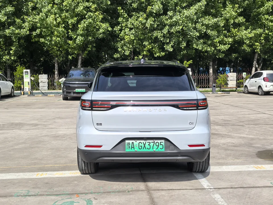 Leapmotor Zero running C11 Extended Range 300 Intelligent Edition 2023 — миниатюра 2